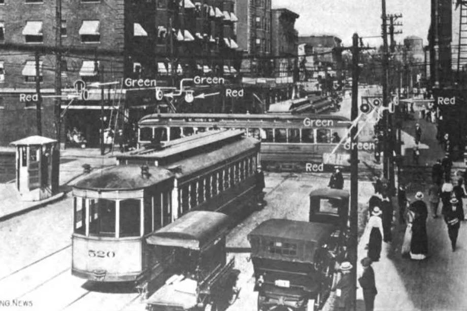Pierwsza w pełni elektryczna sygnalizacja świetlna na skrzyżowaniu w Cleveland